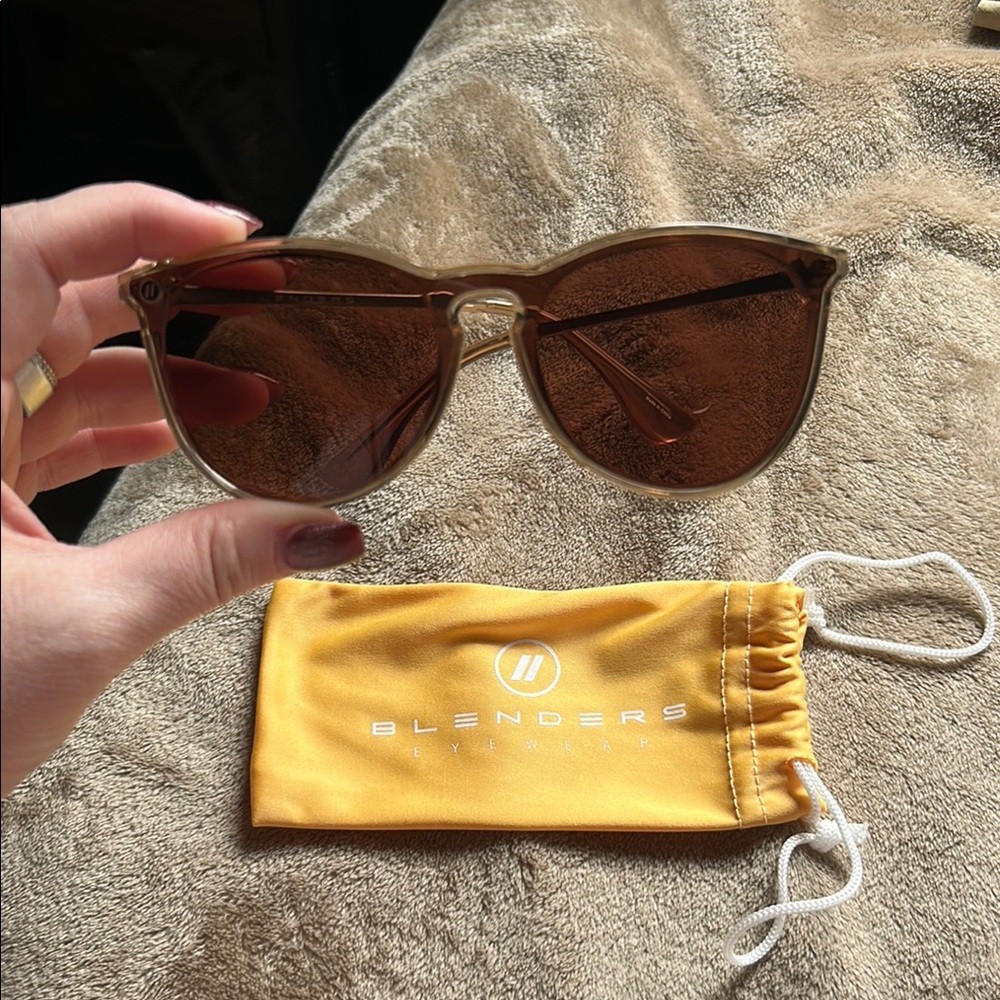 Brown Wayfarer Sunglasses with Amber Lenses
